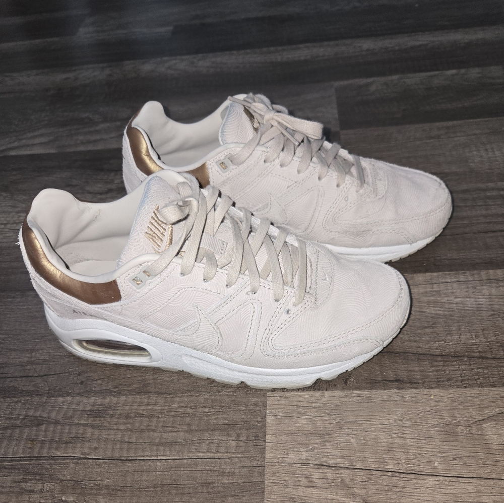 Nike Womens Air Max Command